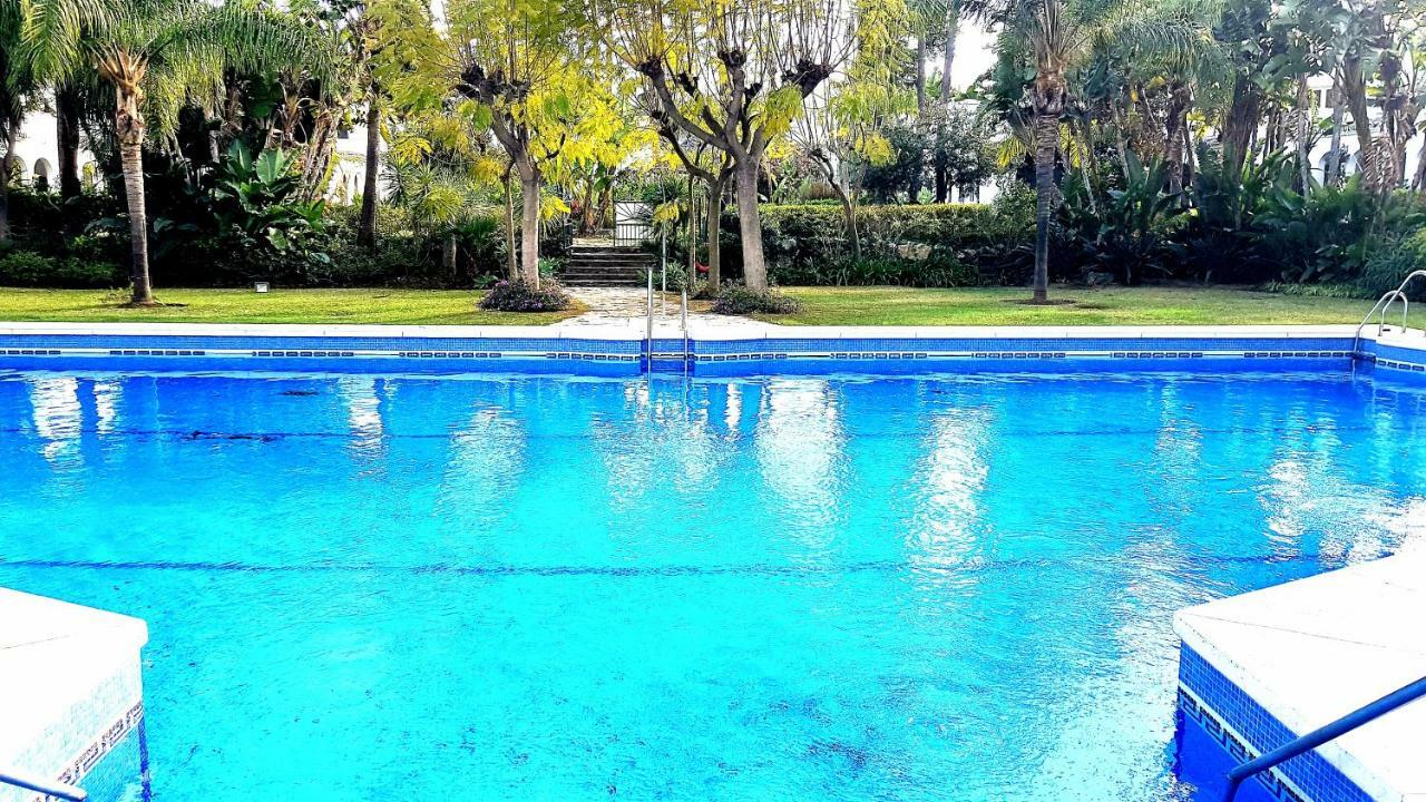 フエンヒロラApartamento Con Vistas Al Campo De Golf Y Piscinaアパートメント エクステリア 写真